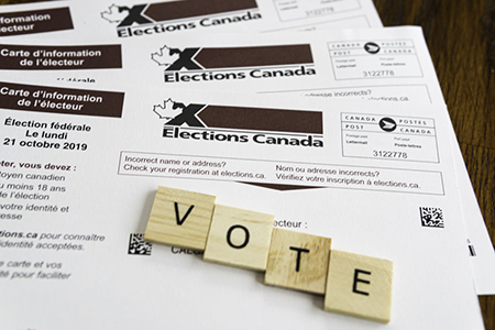 Election Canada voters registration cards for federal elections