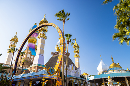 Ferris wheel at amusement park 