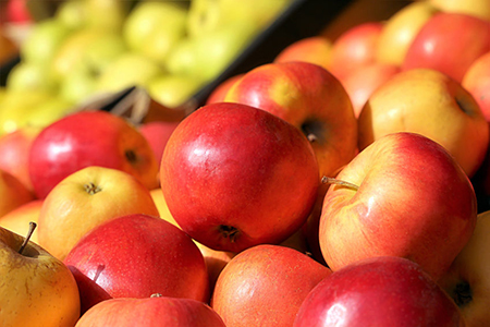 mcintosh apples at supermarket