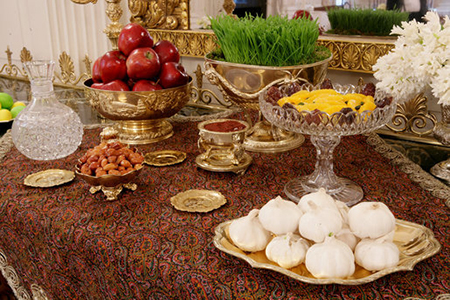 Haft sin table with traditional items